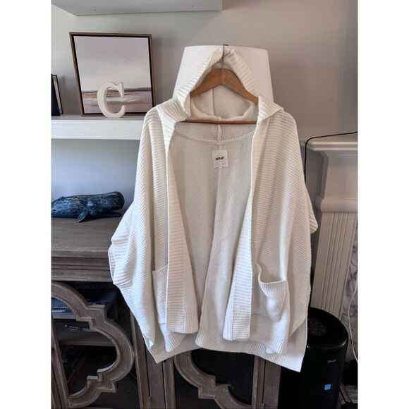 aerie Sweaters - NWOT Aerie Grey Hooded Short Sleeve Cardigan Size XS